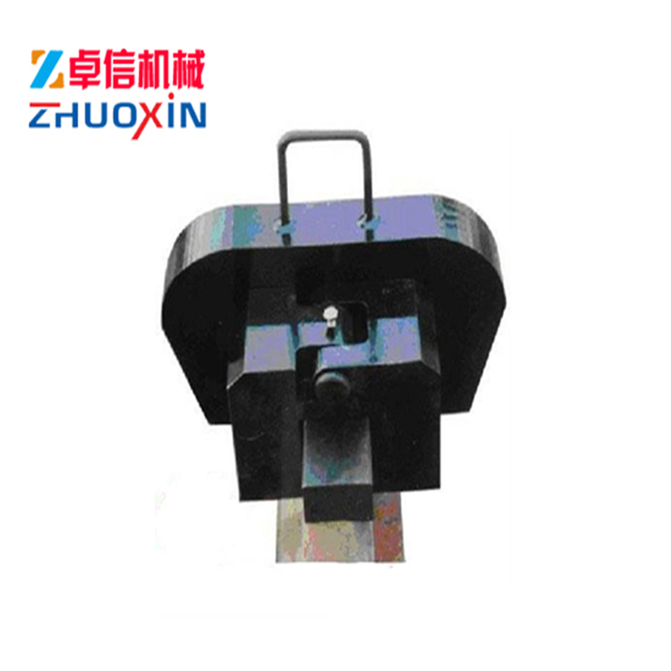 撞軌器